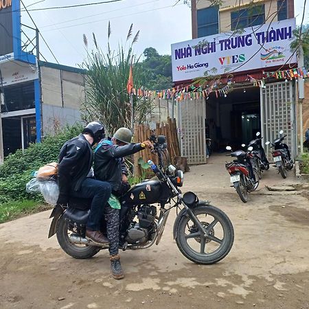 Hotel Yolo Ha Giang Adventures, Motorbike And Loop Tours Exterior foto