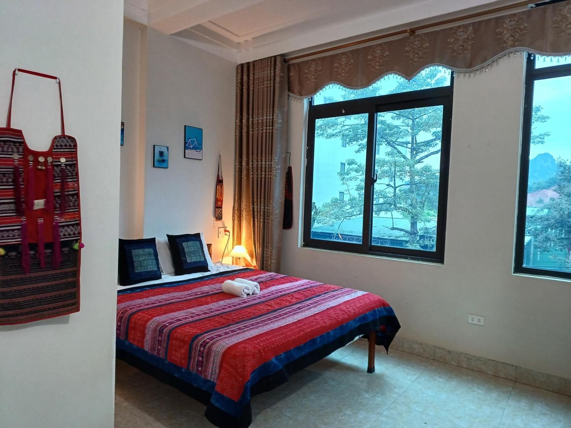 Hotel Yolo Ha Giang Adventures, Motorbike And Loop Tours Exterior foto