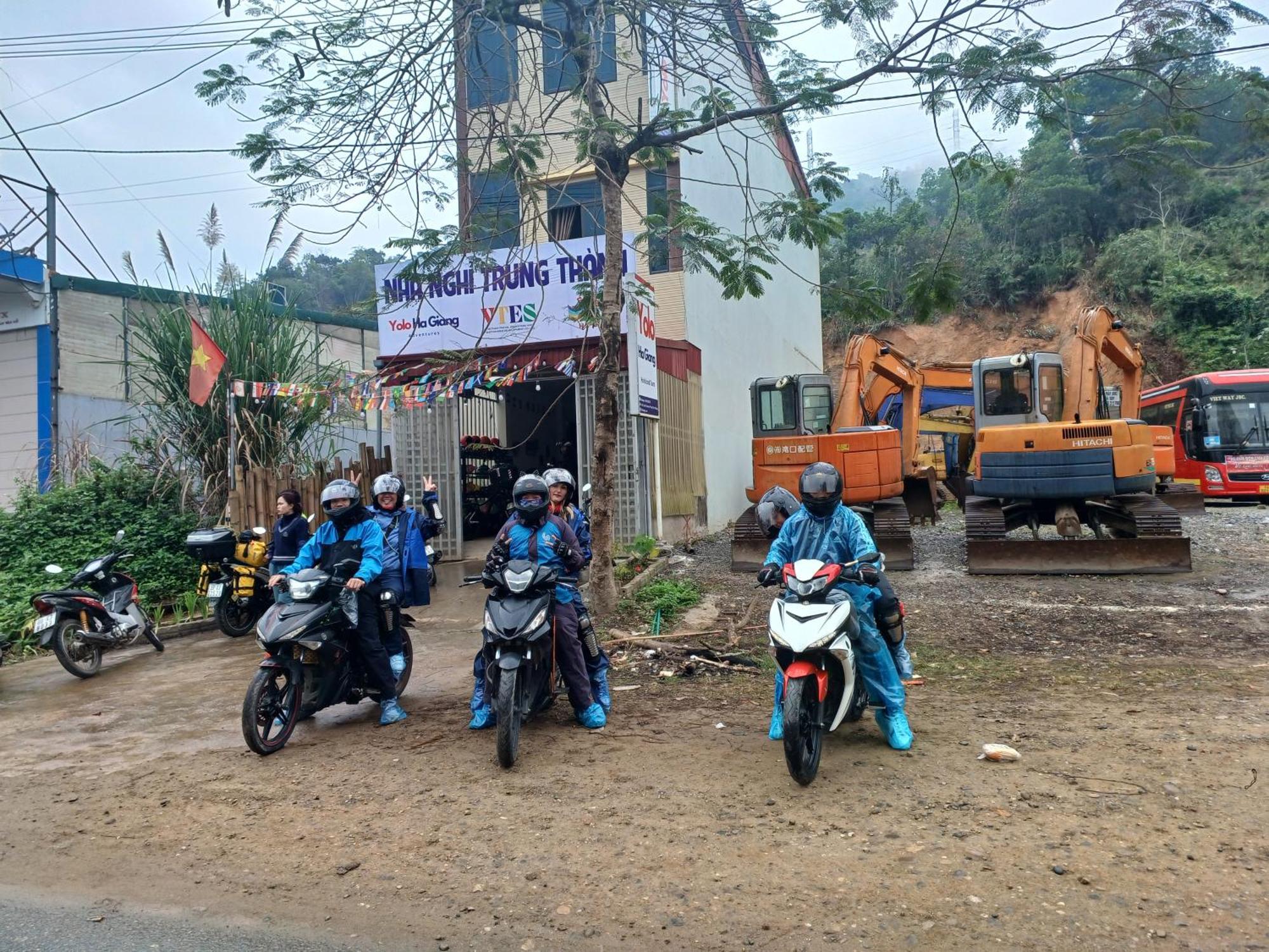 Hotel Yolo Ha Giang Adventures, Motorbike And Loop Tours Exterior foto